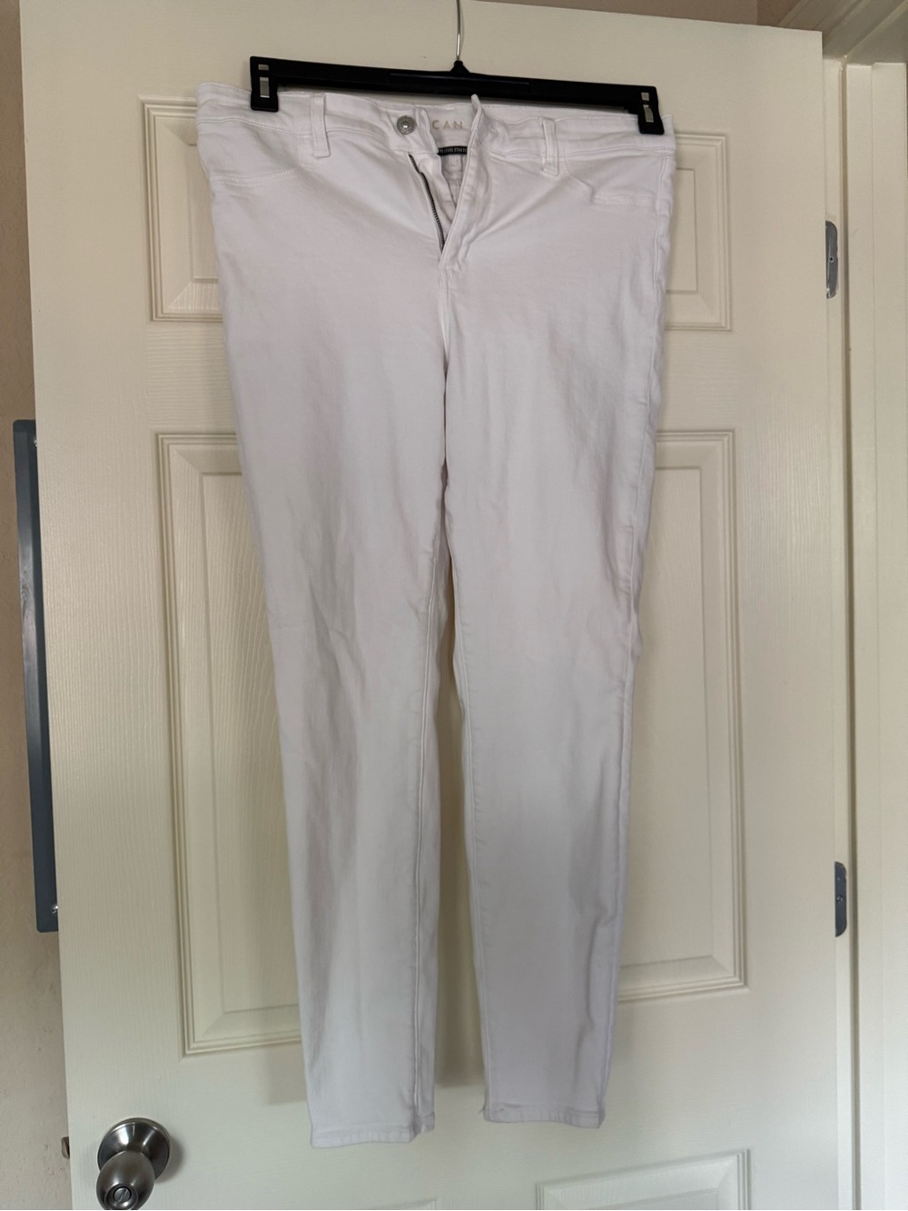 American Eagle Outfitters White Men’s Chinos